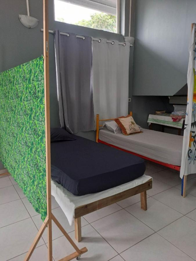 Laure Hebergement Loue Lits En Dortoir Hostel Faaa Exterior photo
